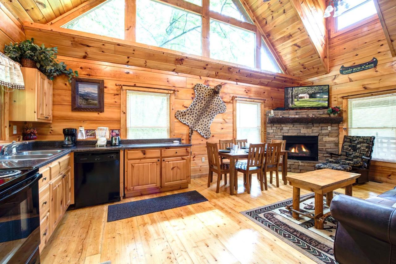 Cabin Of Dreams, 3 Bedroom Water View, Wifi, Hot Tub, Pool Table, Sleep 8 Sevierville Exterior foto